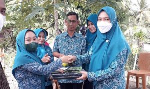 TP-PKK-Bagi-bagi-Benih-Sayur-(1)