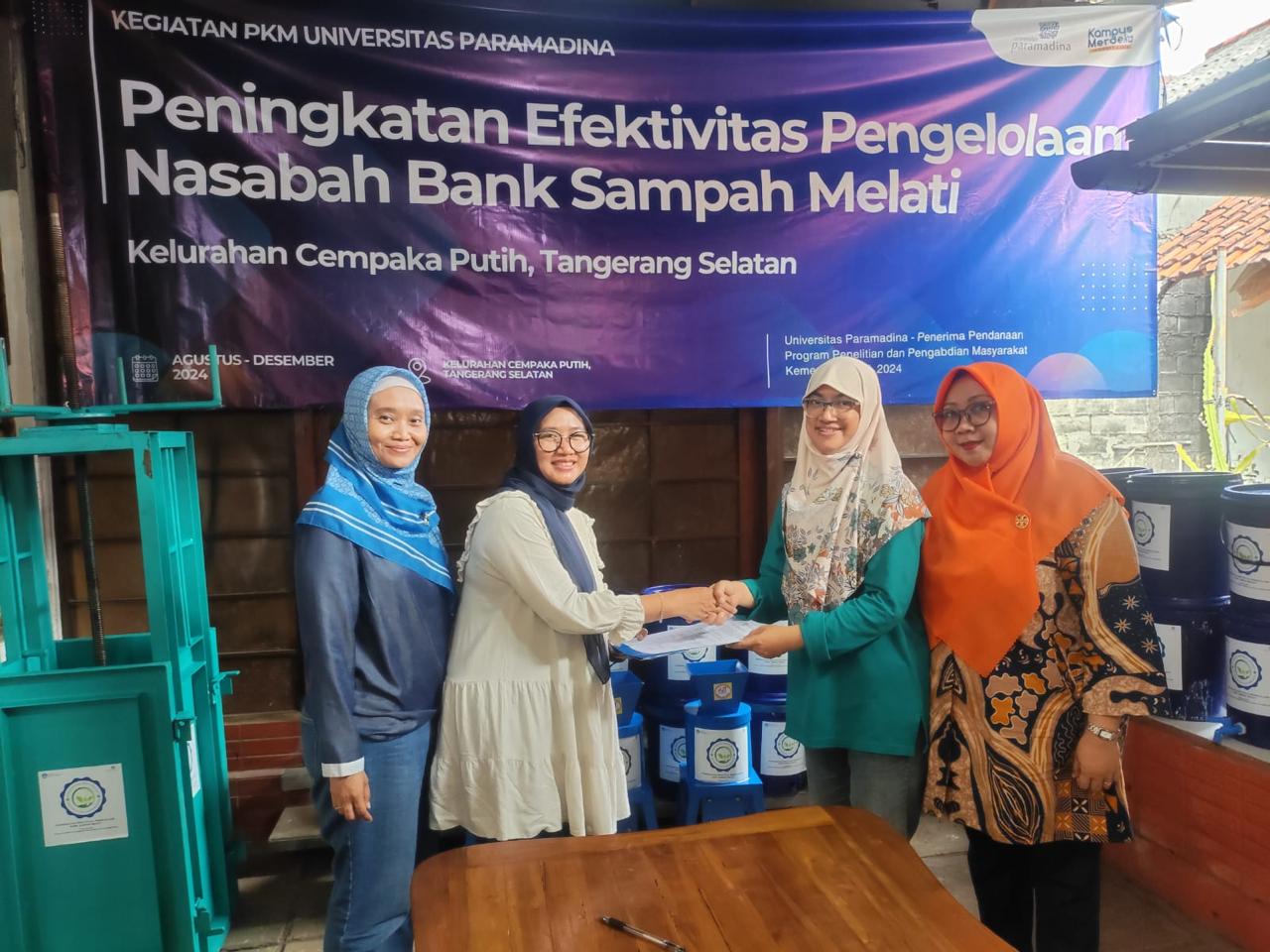 bantuan alat untuk bank sampah melati